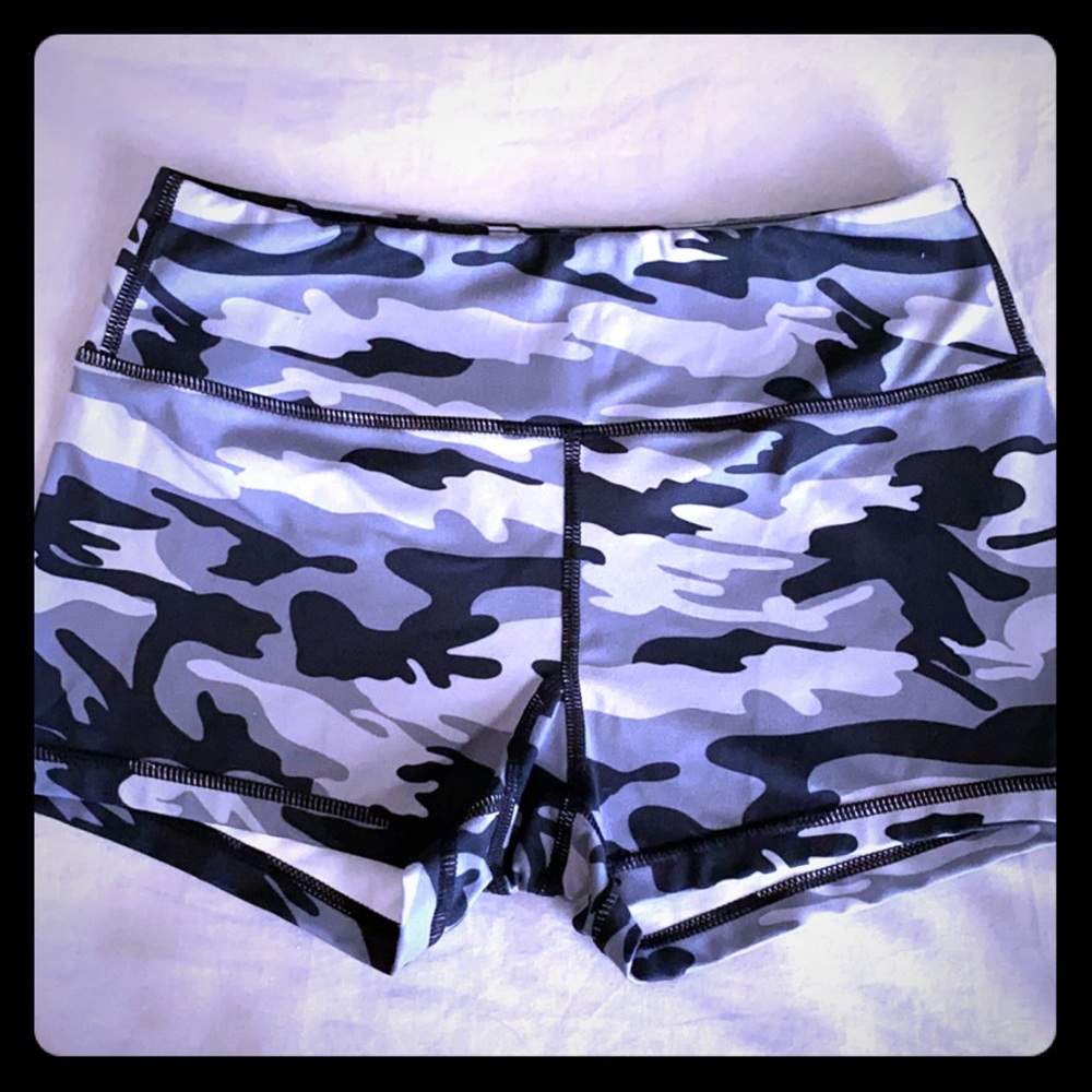 Savage barbell dark camo booty shorts
